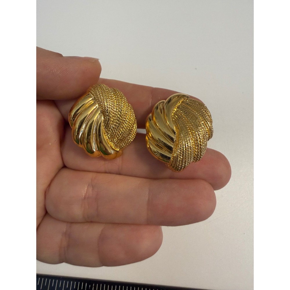 Vintage Napier Gold Tone Swirl Clip On Earrings Textured Mesh Shell Statement